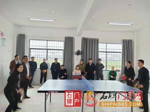 石牌镇第三届“春苗杯”教职工乒乓球赛举行.jpg