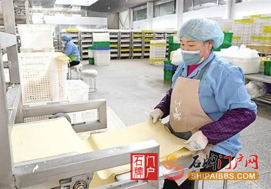 从三人作坊到百人企业.jpg